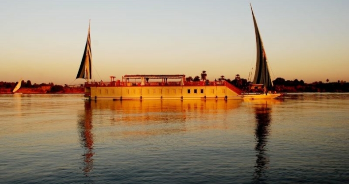 Dahabeya Queen Farida - the golden boat