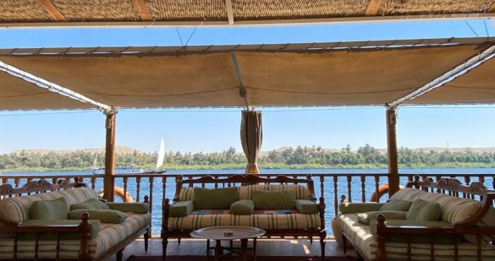 upper deck lounge