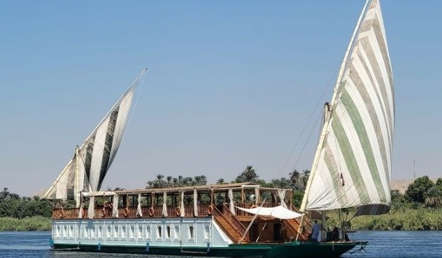 Dahabeya Queen Farida
